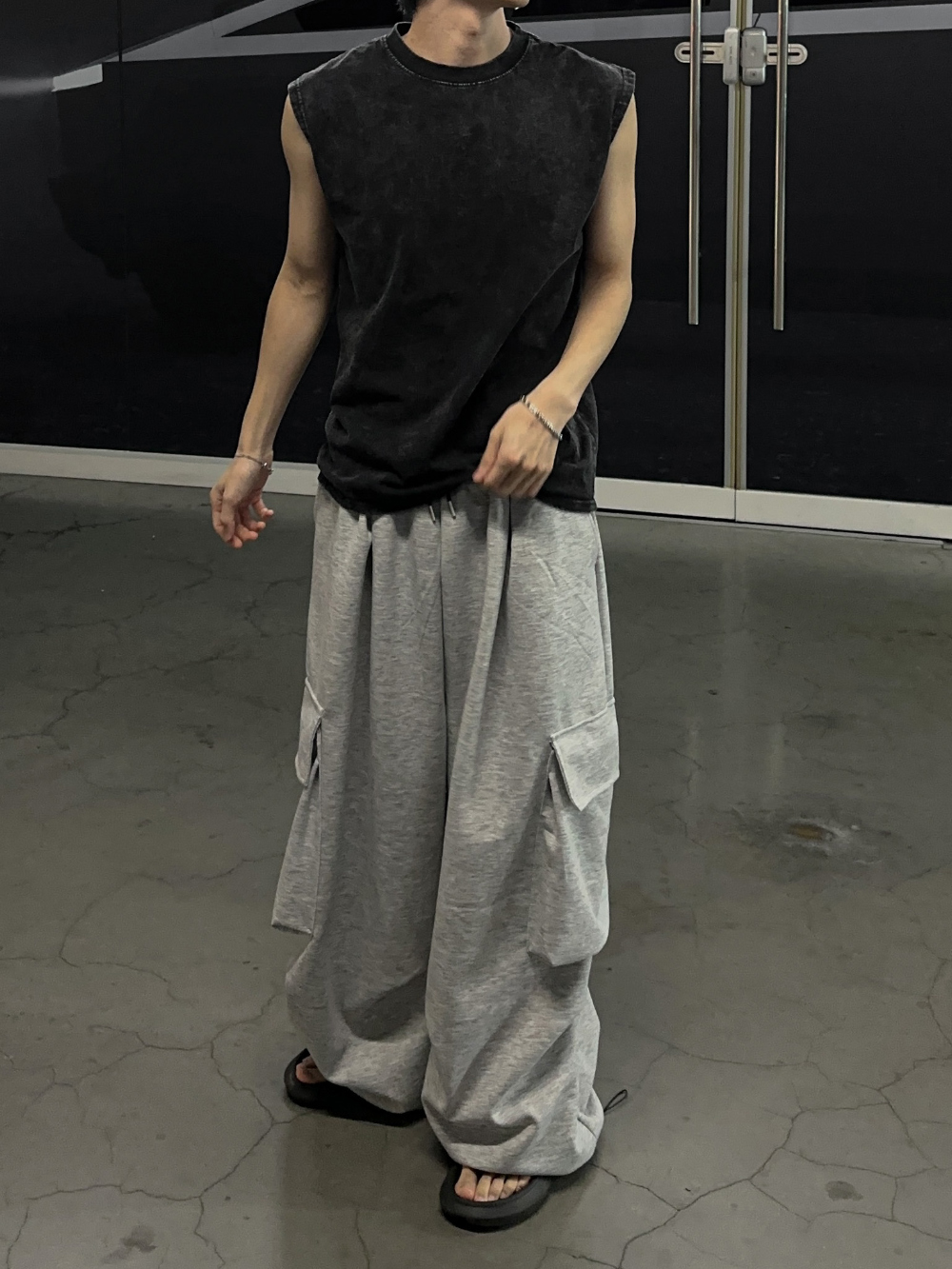 민소매 모델 착용 이미지-S138L29