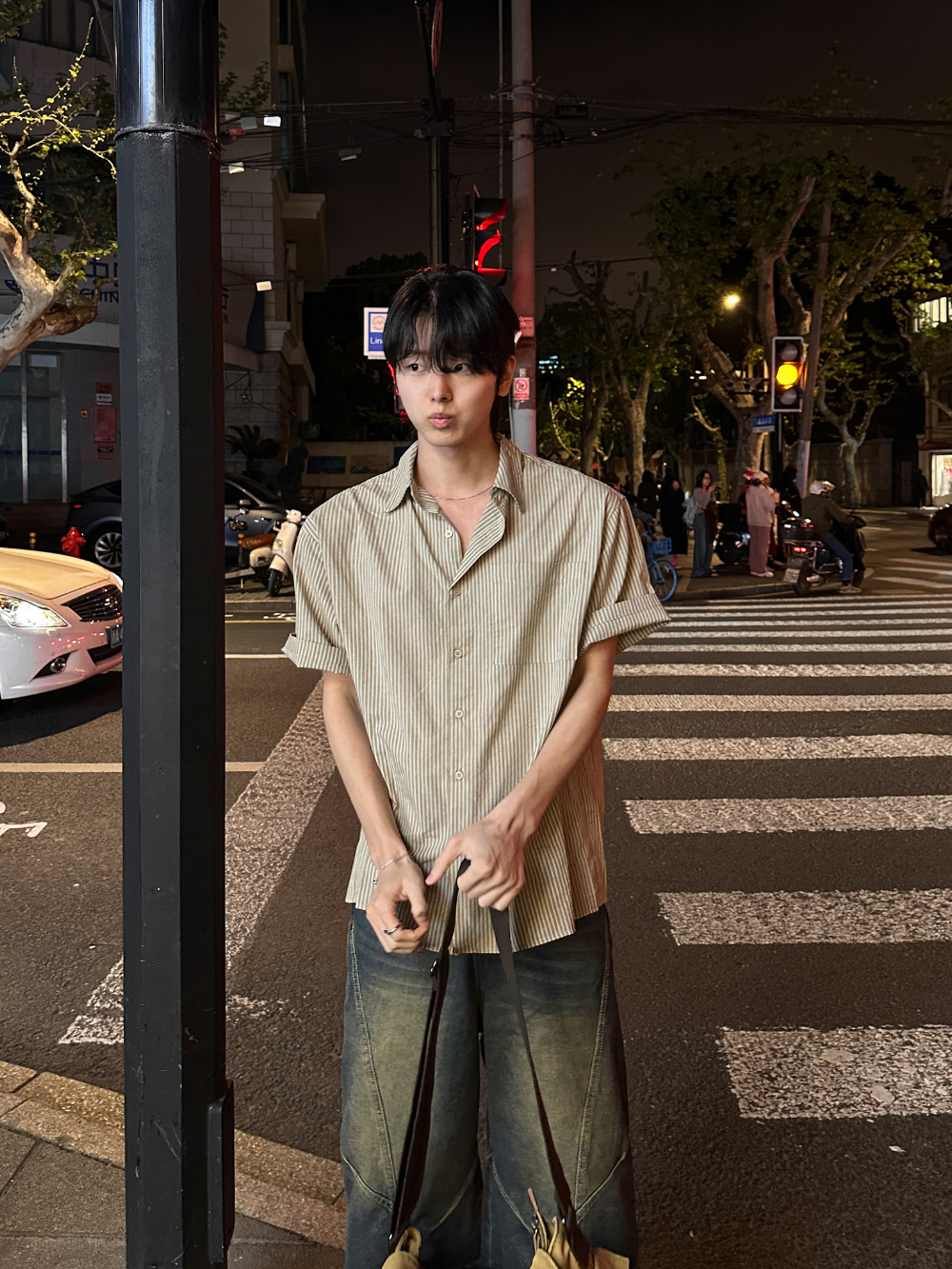 반바지 모델 착용 이미지-S217L12