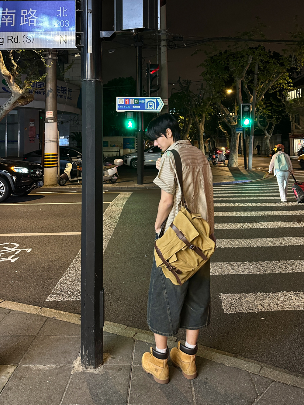 가방 모델 착용 이미지-S130L6