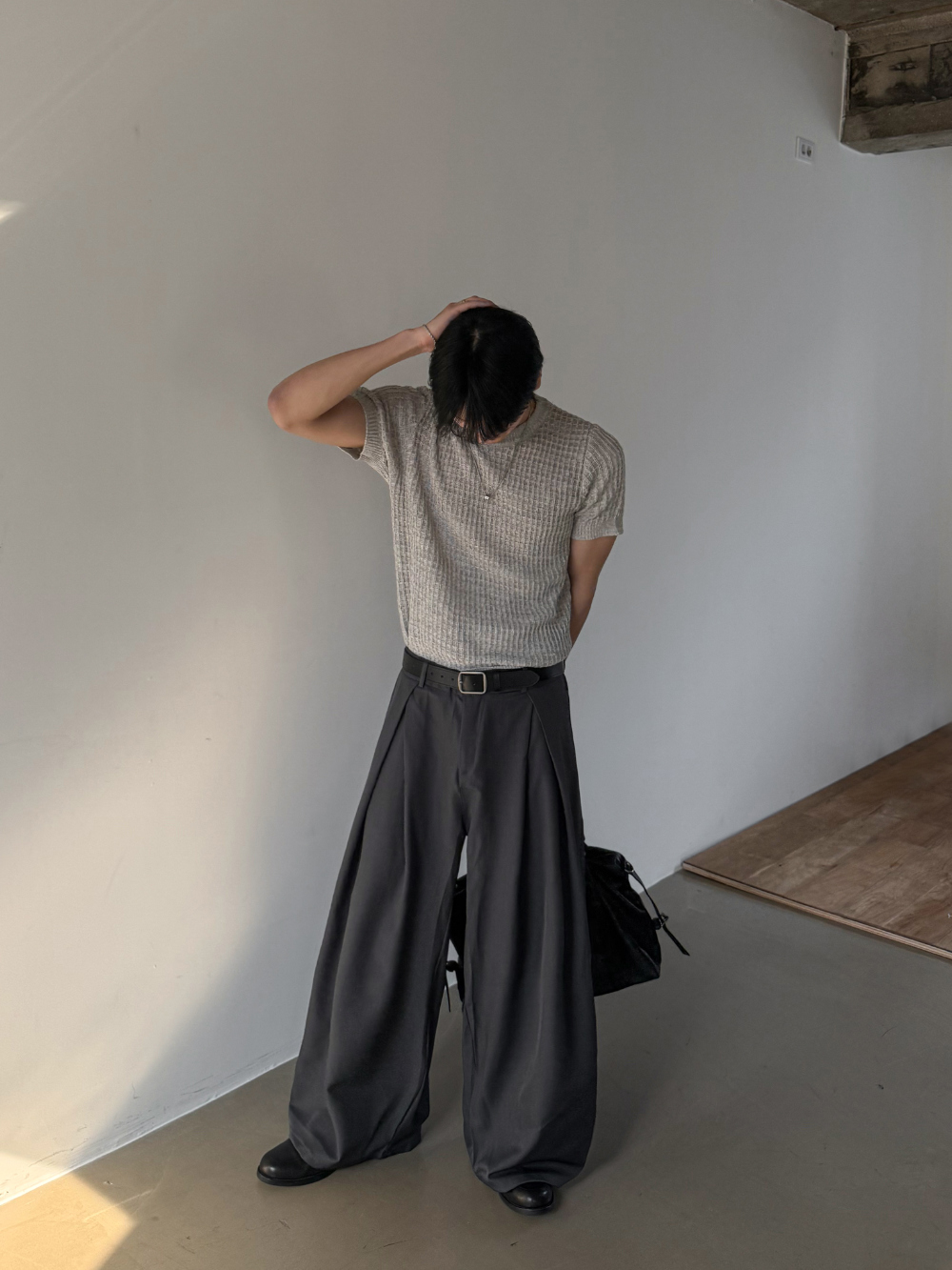 바지 모델 착용 이미지-S247L23